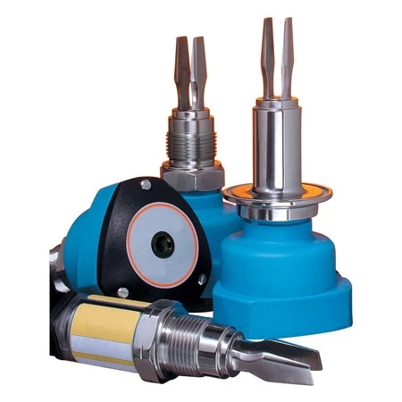 Threaded, Flanged, Tri-Grip Tuning Fork Level Switches 3 Threaded, Flanged, Tri-Grip Tuning Fork Level Switches